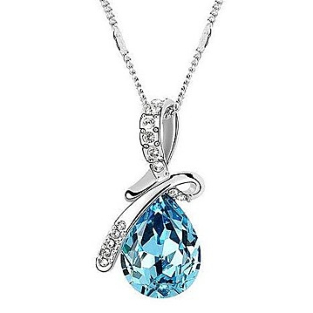 ☆CLEAR OUT☆ Platinum Plated Crystal Necklace